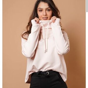 NWT Wanakome Rune Pullover in Primrose Medium